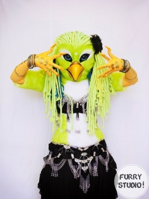 Tanhammon - the parrot girl_5